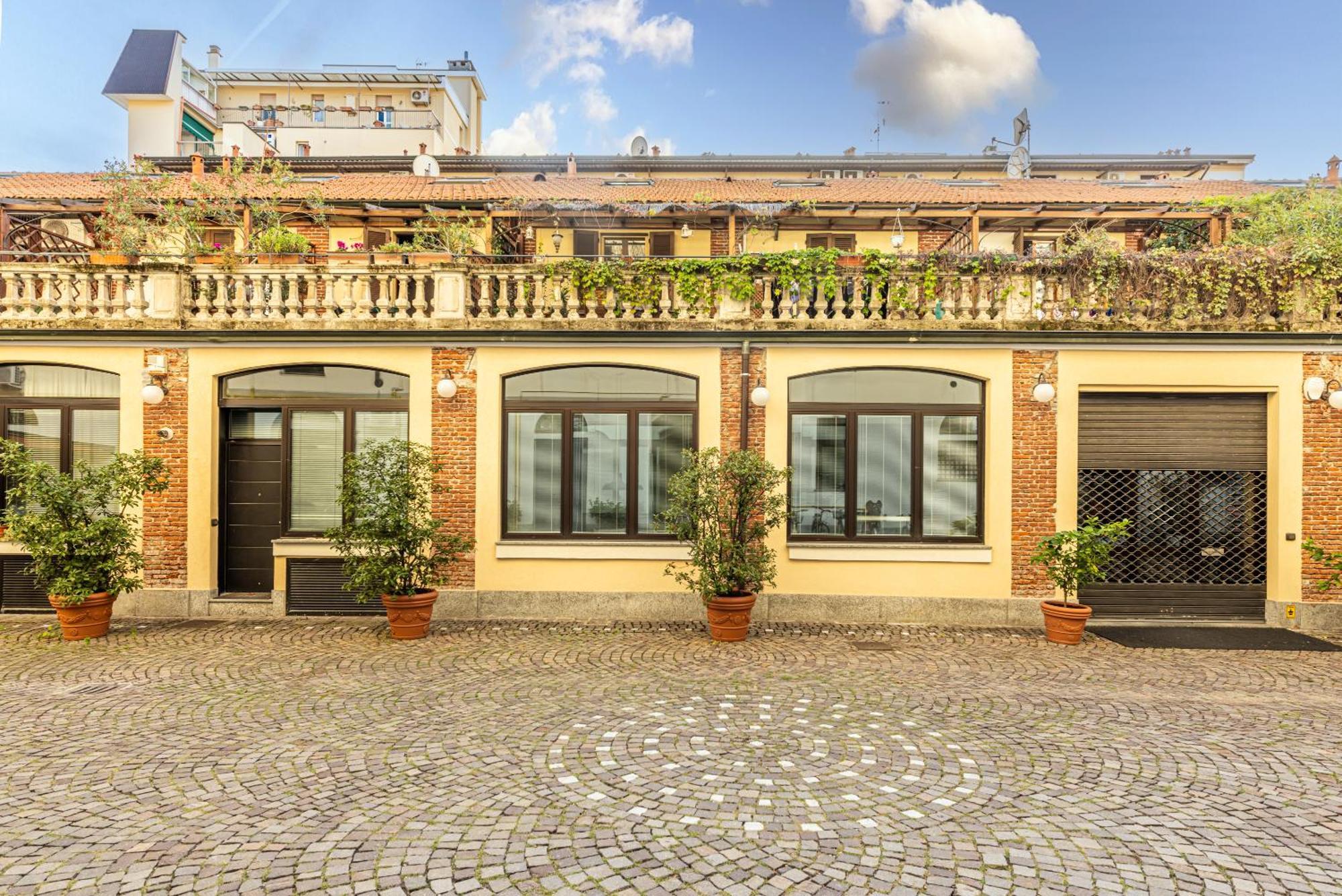 Free Parking Duomo-Porta Romana "Casa Del Pittore" ミラノ エクステリア 写真