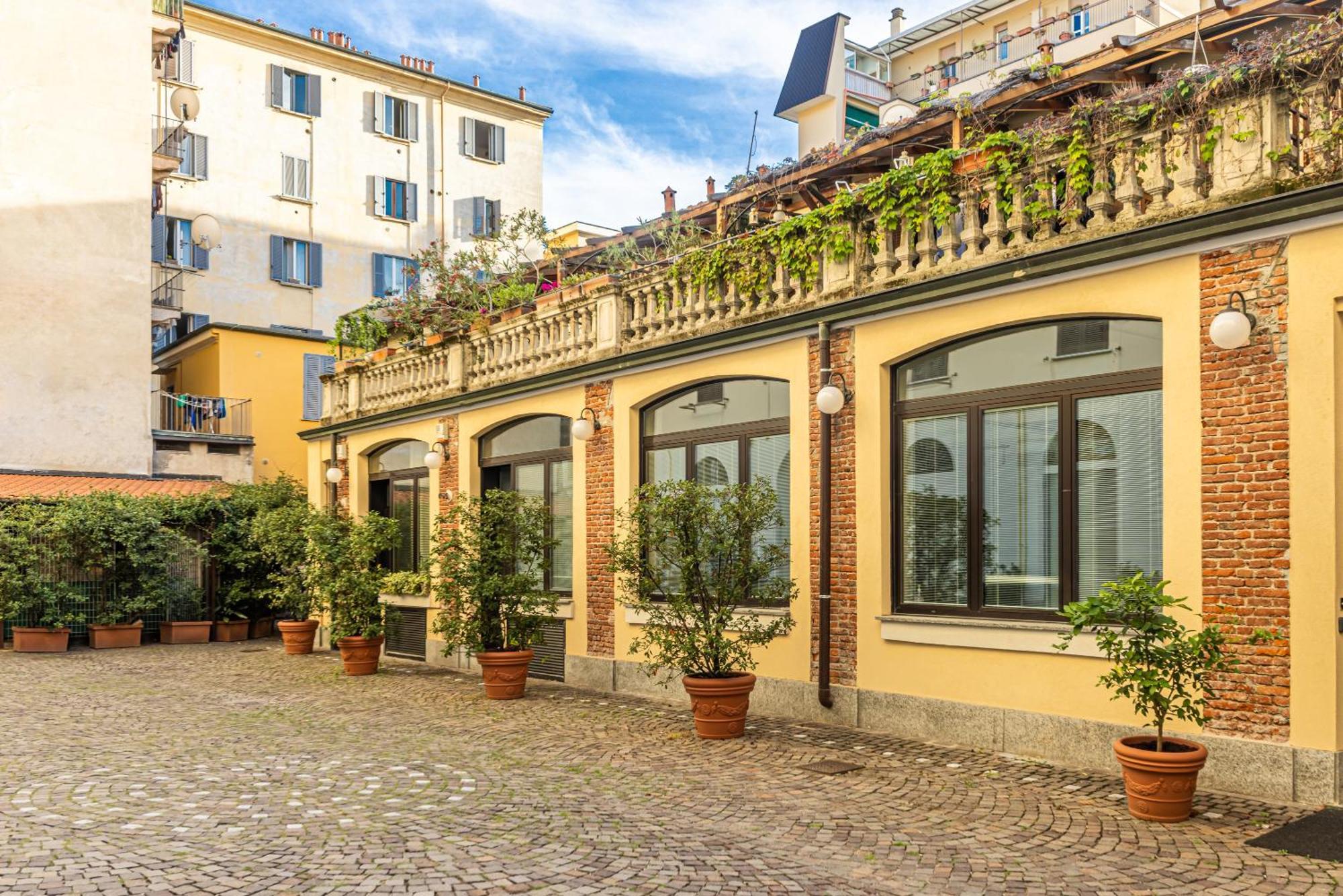 Free Parking Duomo-Porta Romana "Casa Del Pittore" ミラノ エクステリア 写真